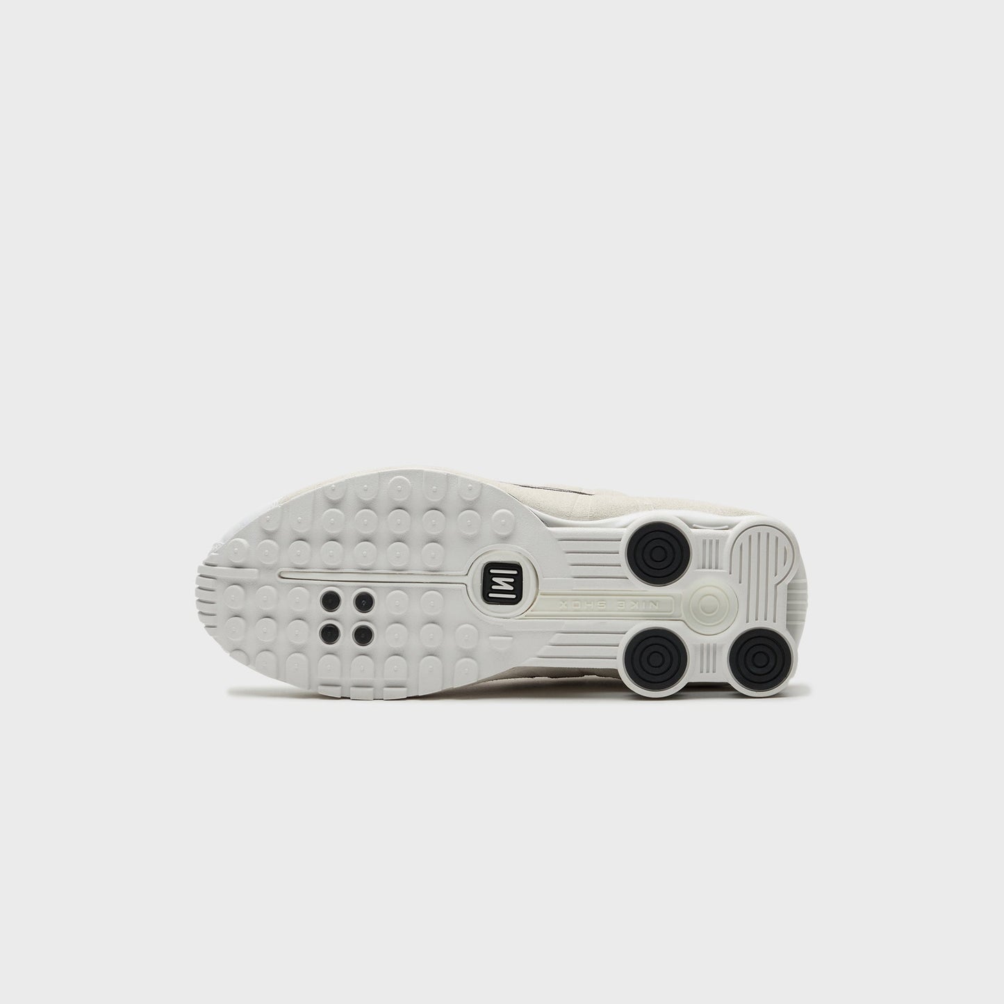 Nike WMNS Shox R4 - Summit White / Black / Light Orewood Brown