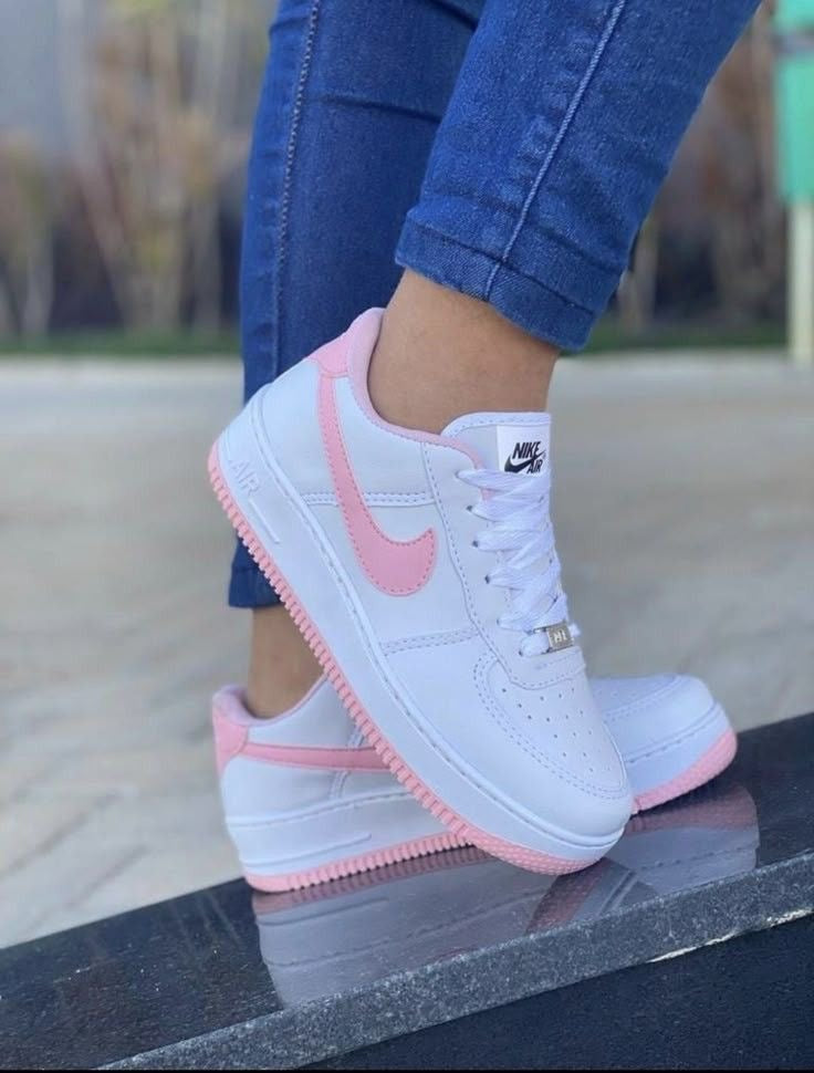 WMN Sneakers