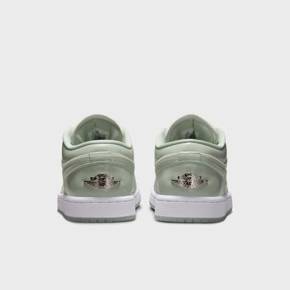 Jordan WMNS Air Jordan 1 Low SE - Sail / Seafoam / Metallic Silver / White
