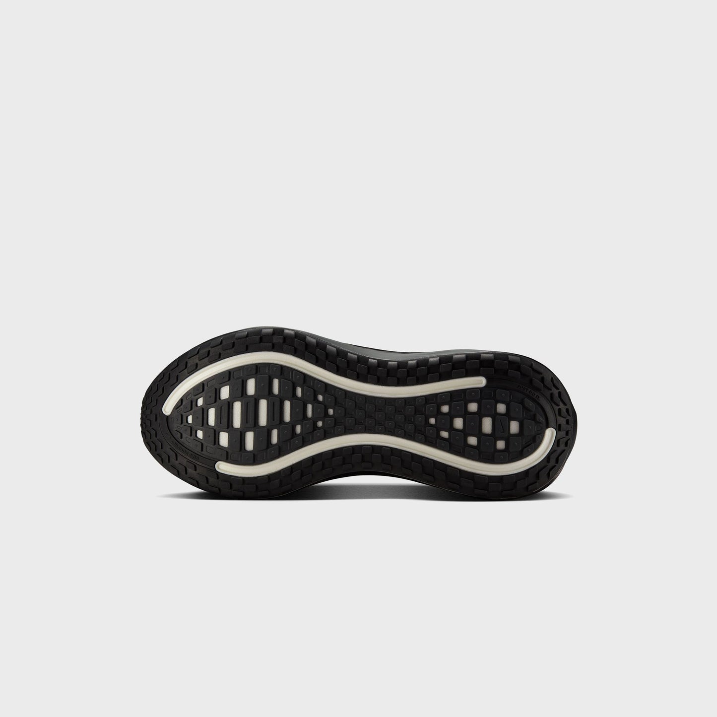 Nike WMNS Vomero Plus - Black / Dark Smoke Grey / Metallic Dark Grey