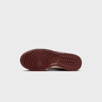 Nike WMNS Dunk Low - Sail / Red Sepia / Metallic Gold