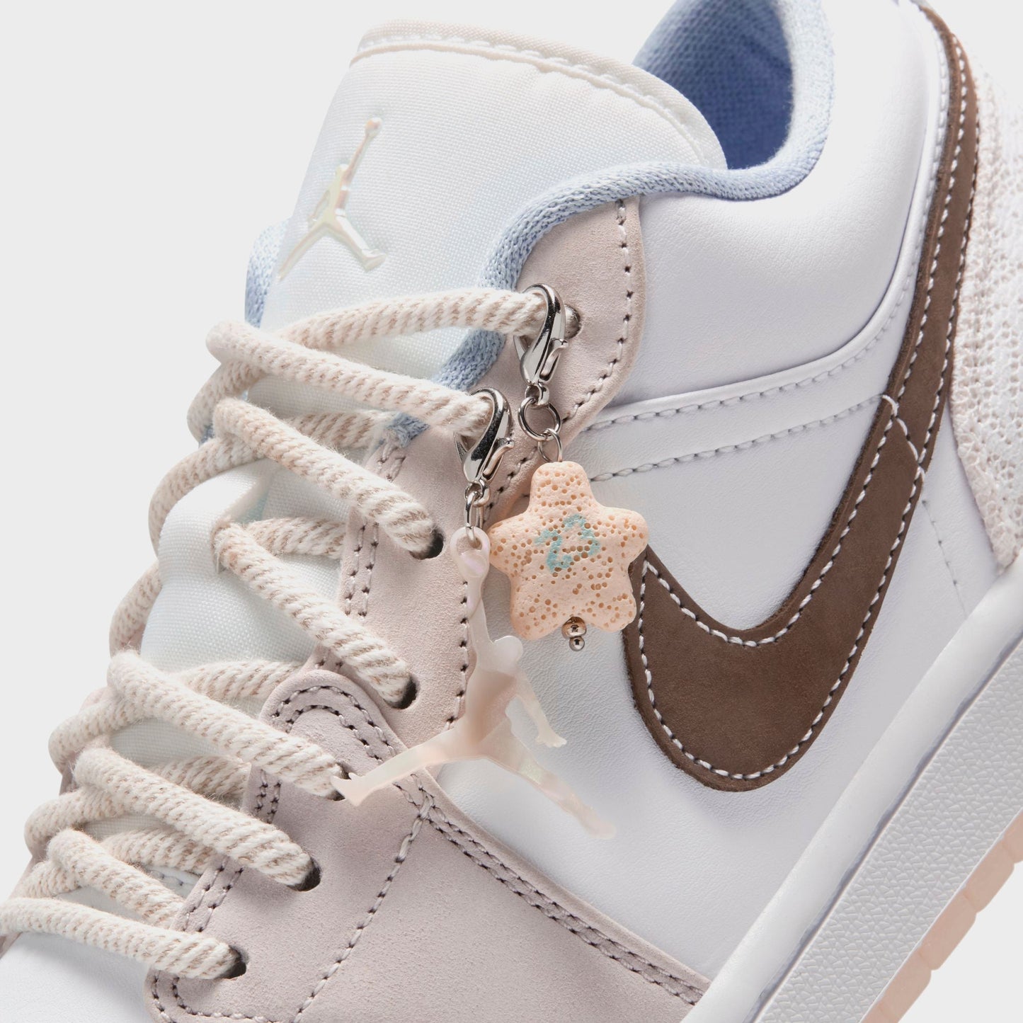 Nike WMNS Air Jordan 1 Low - White / Light Soft Pink / Ironstone