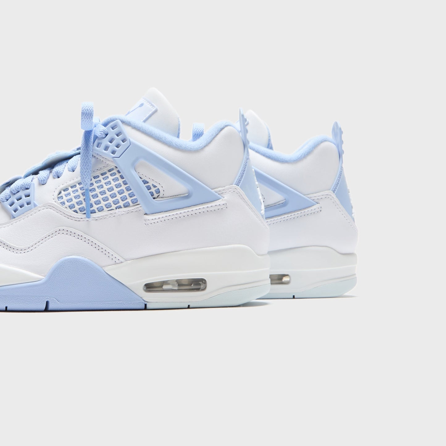 Jordan WMNS Air Jordan 4 Retro - White / Aluminum / Blue Tint / Oil Green