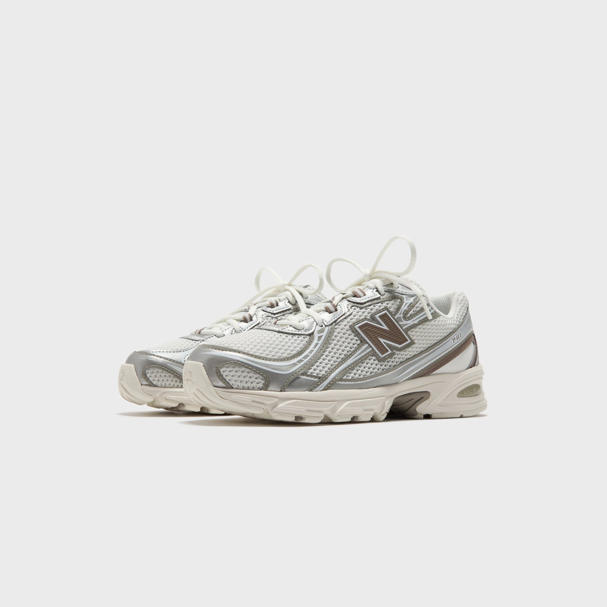 New Balance 740 - Sea Salt / Mushroom