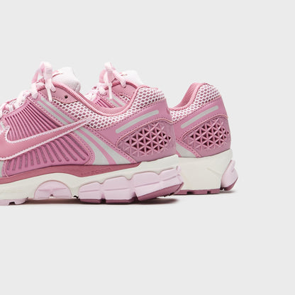 Nike WMNS Zoom Vomero 5 - Elemental Pink / Desert Berry