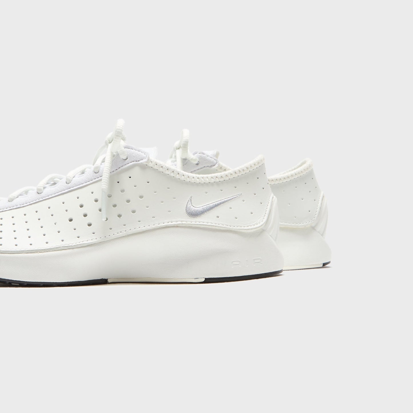 Nike WMNS Air Superfly - White / Metallic Silver / Black / Sail