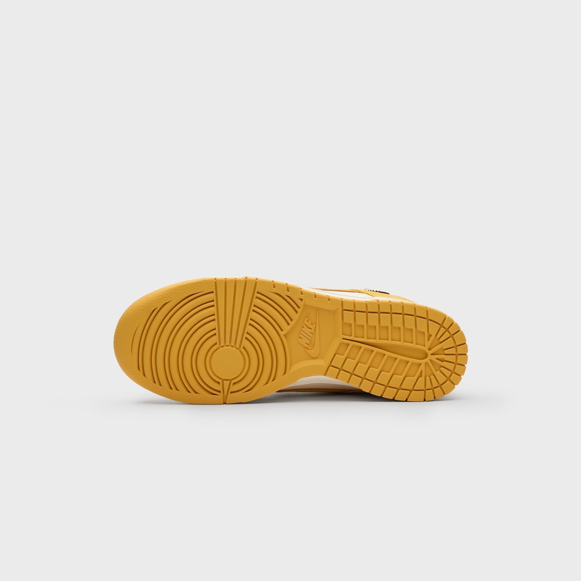 Nike WMNS Dunk Low - Pale Ivory / Dark Sulfur / Sail