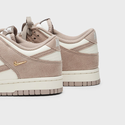 Nike WMNS Dunk Low - Sail / Metallic Gold