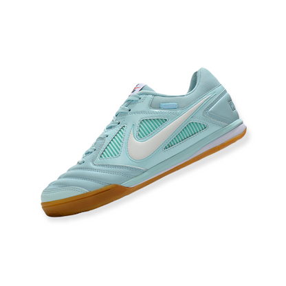Supreme x Nike SB Gato